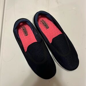 Navy Blue Wmens 9.5 slip on Go Walk 3 Skechers